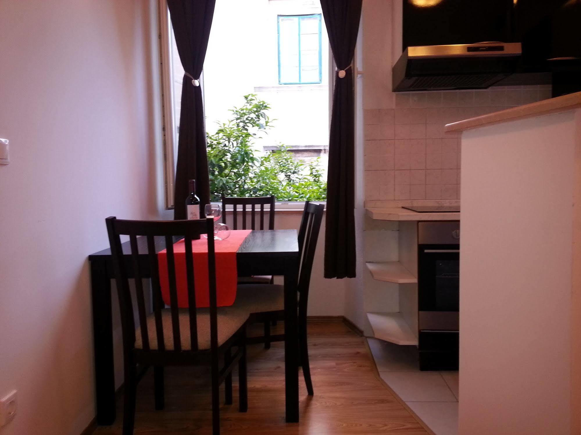 Rooms Eden Old Town ดูบรอฟนิก ภายนอก รูปภาพ