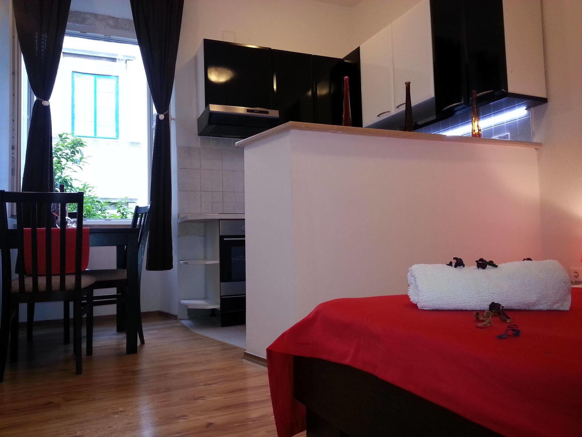Rooms Eden Old Town ดูบรอฟนิก ภายนอก รูปภาพ
