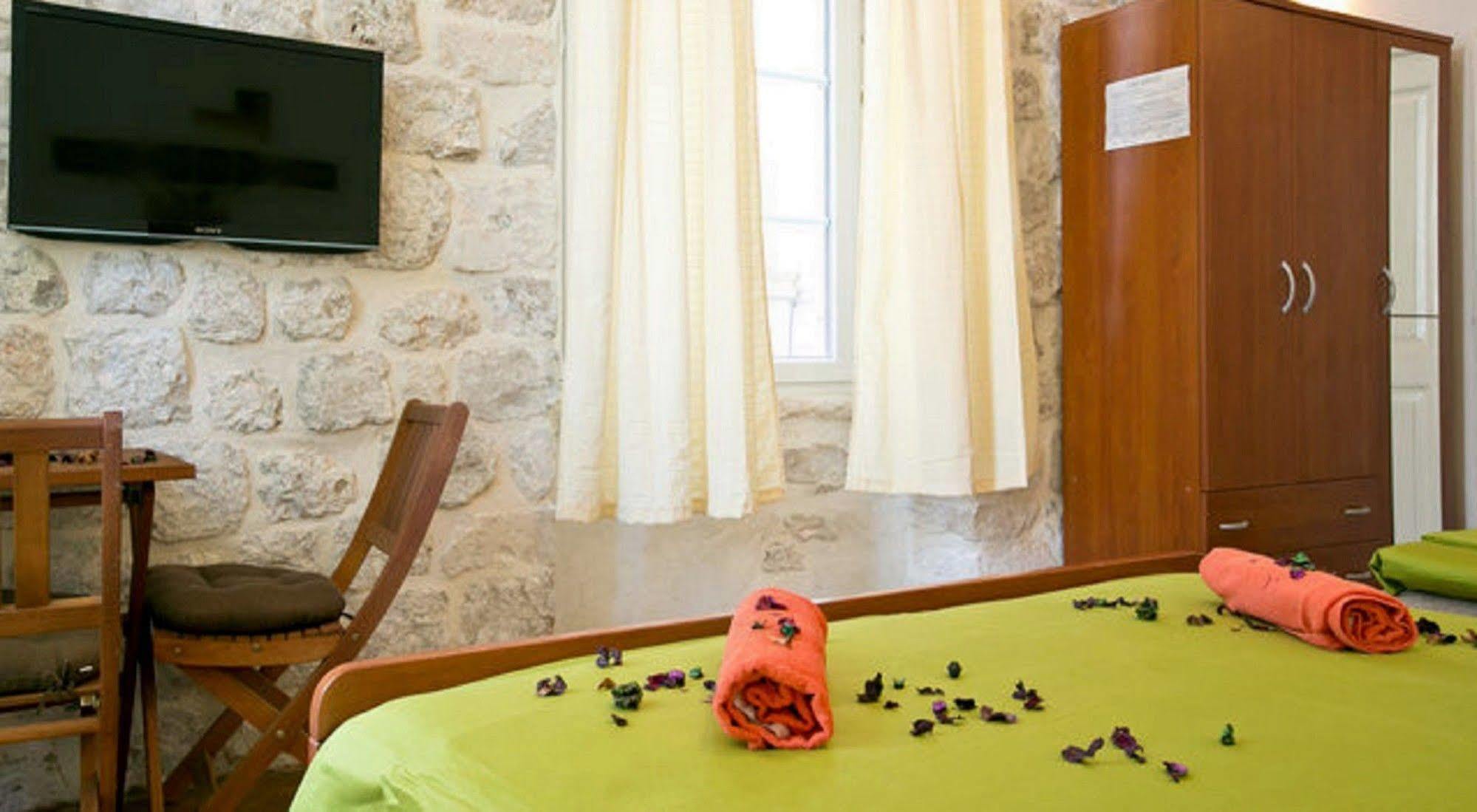 Rooms Eden Old Town ดูบรอฟนิก ภายนอก รูปภาพ